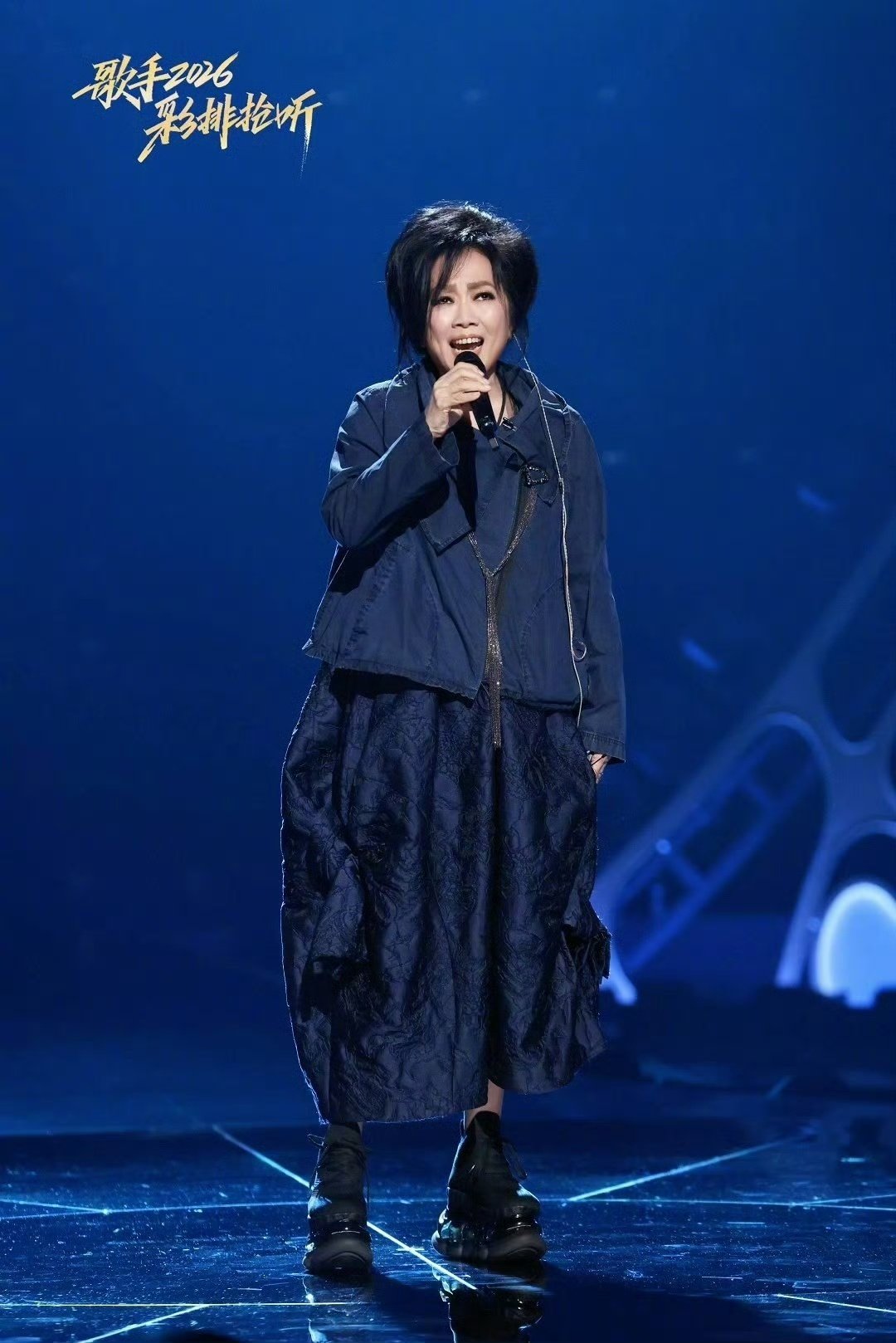 歌手2026第二期音源歌曲主歌叙事温柔细腻缓缓铺垫情绪，副歌部分爆发力瞬间拉满，