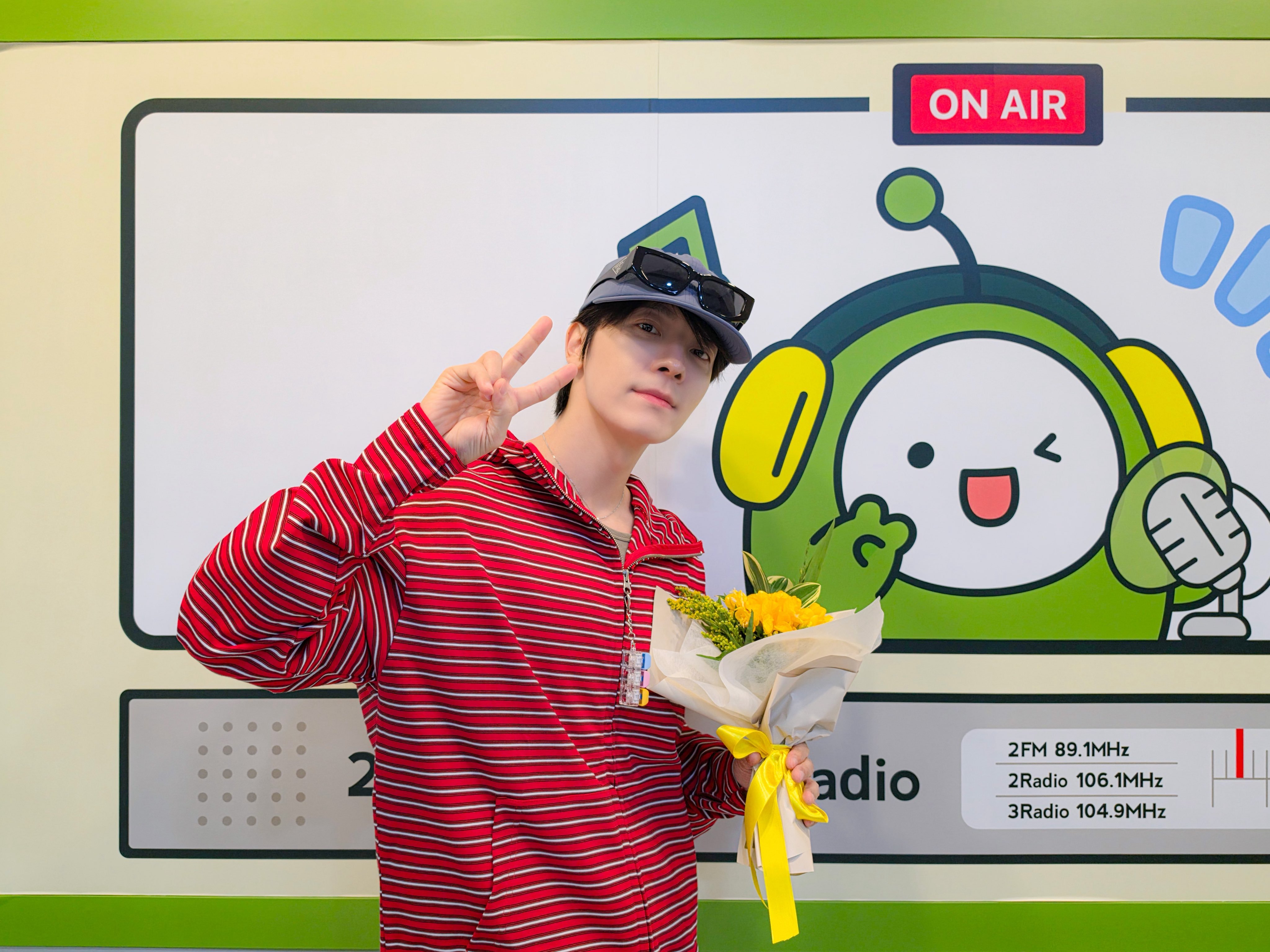 “CB百蓝_。260422 D&E official更新李东海 相关：[📸]与