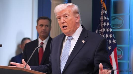 卖武器给伊朗？特朗普：直接征50%关税！

·国际榜，综合纽约时报北京时间202