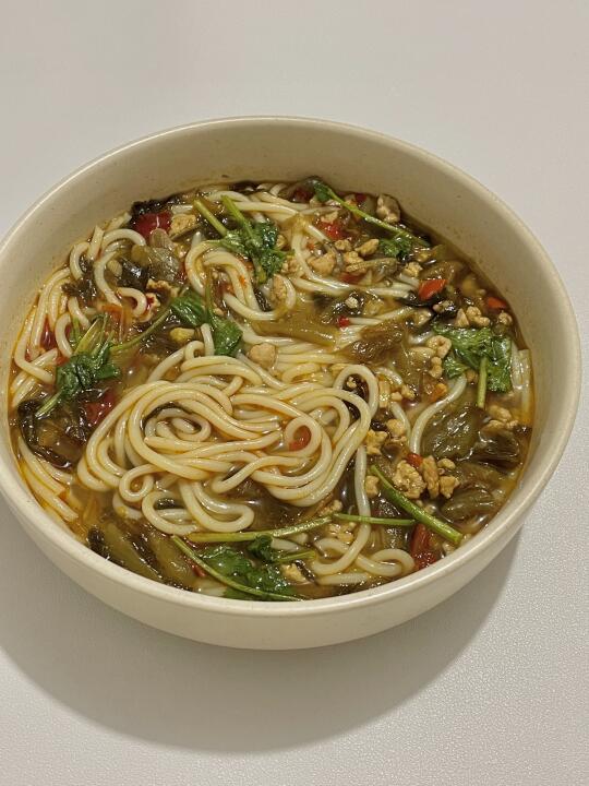 酸菜肉末米线🍜太太太好吃啦！