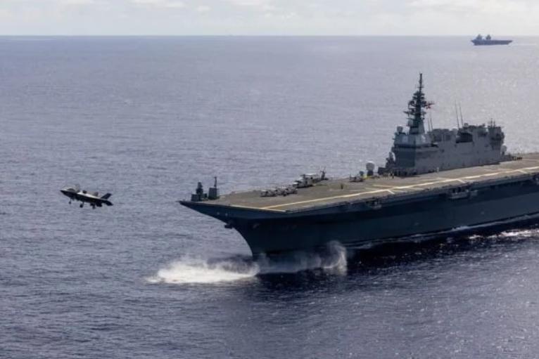 英国F-35B首次降落日本“加贺”号直升机航母
英国皇家海军8月11日发布消息称