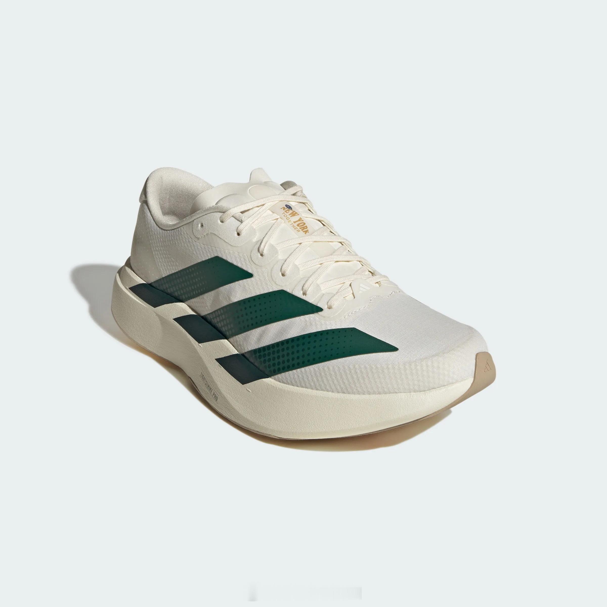 下半年赛季启动，adidas 阿迪达斯发布了纽约版的跑鞋， 包括 Evo SL 