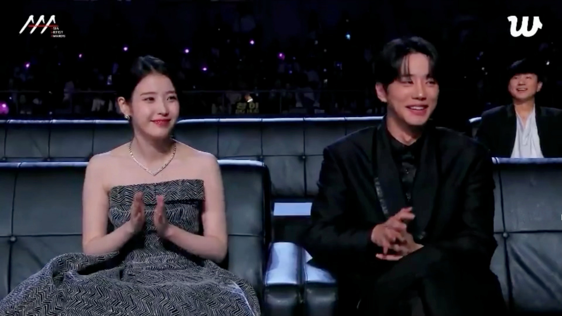 AAA直播 苦尽柑来遇见你﻿ 八离世家