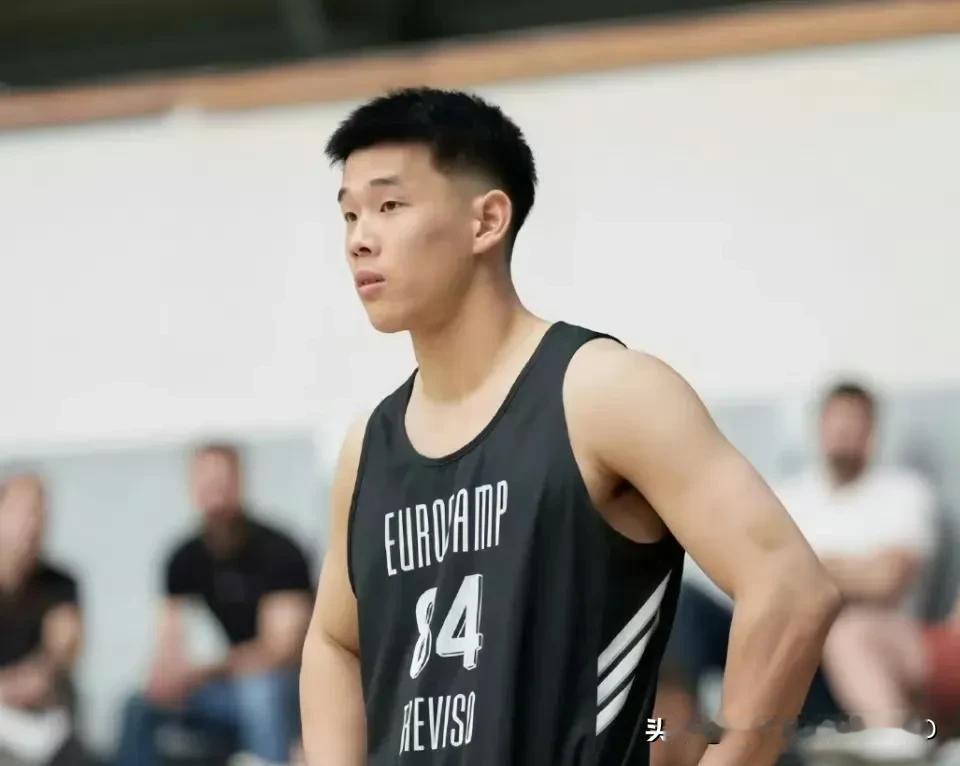林葳是和杨瀚森一起参加NBA选秀的，首轮没有被选中，第二轮依然没有他的名字。但林