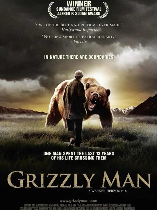 为了远离人类，他选择将生命献给灰熊