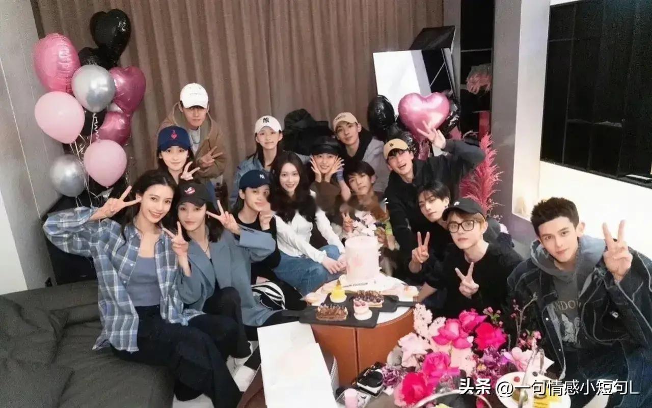 💰💰💰💰离开黄晓明，Angelababy的朋友圈也是大换血。34岁的ba