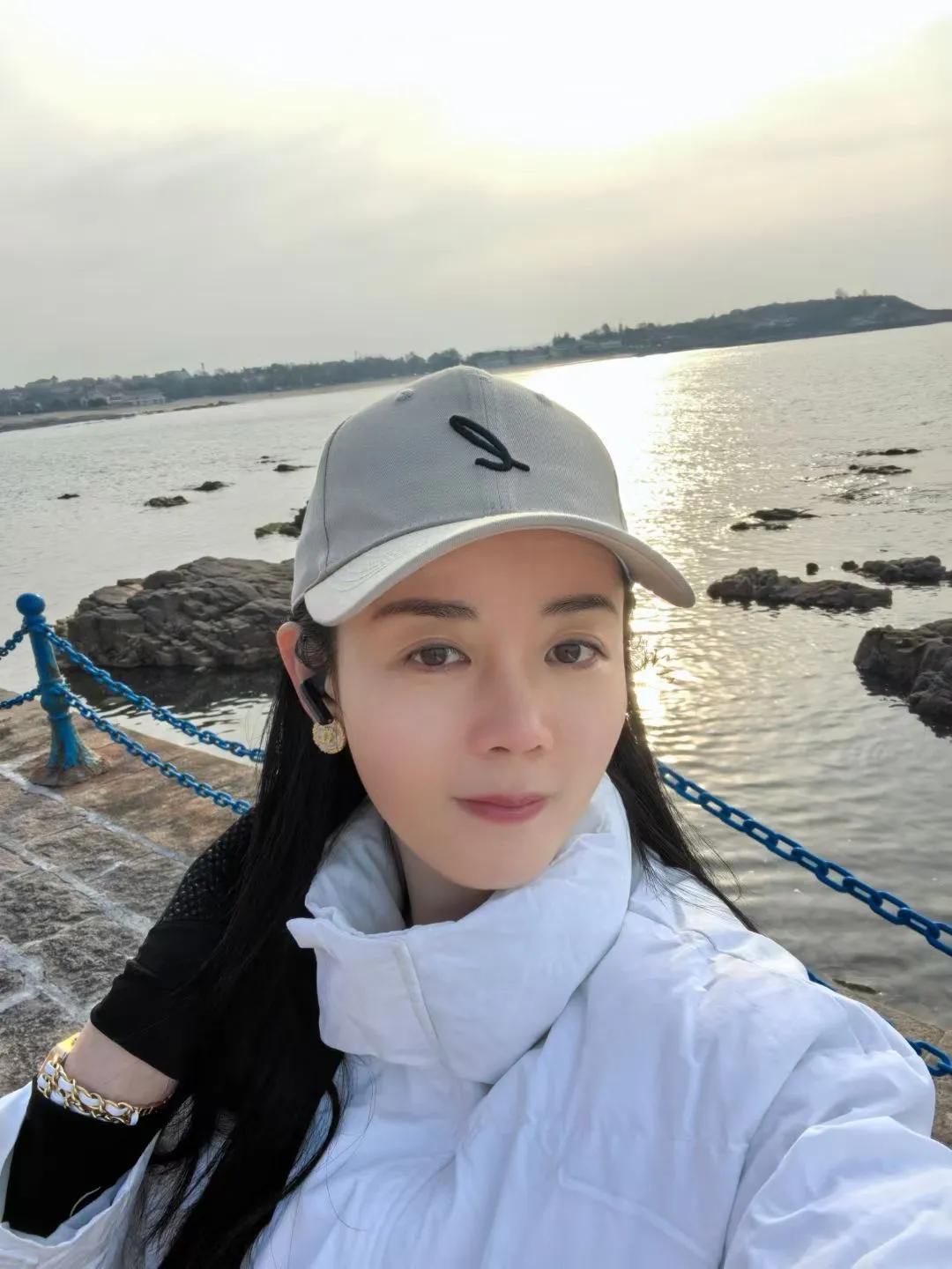 冬日的海边[太阳] ，美好 [啤酒][烟花]