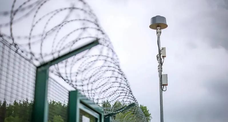 据波罗的海媒体援引爱沙尼亚内政部的消息报道，爱沙尼亚在其与俄罗斯接壤的陆地边界的