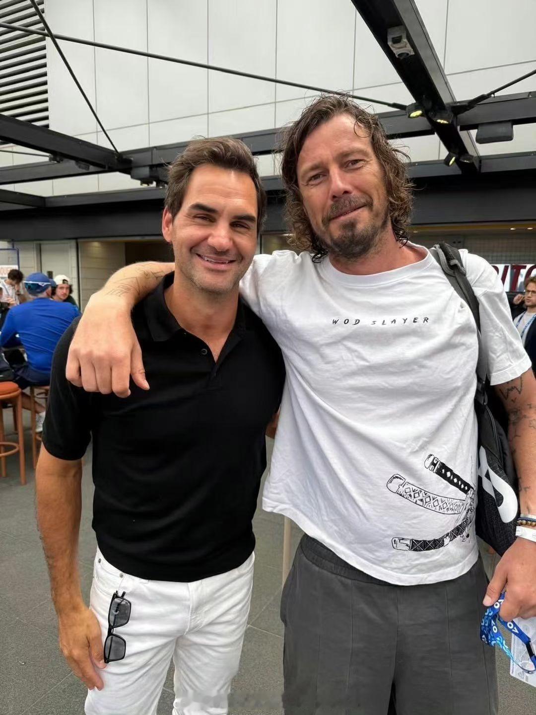 萨芬好像流浪汉的感觉，费德勒显得贵气很多。澳网2026