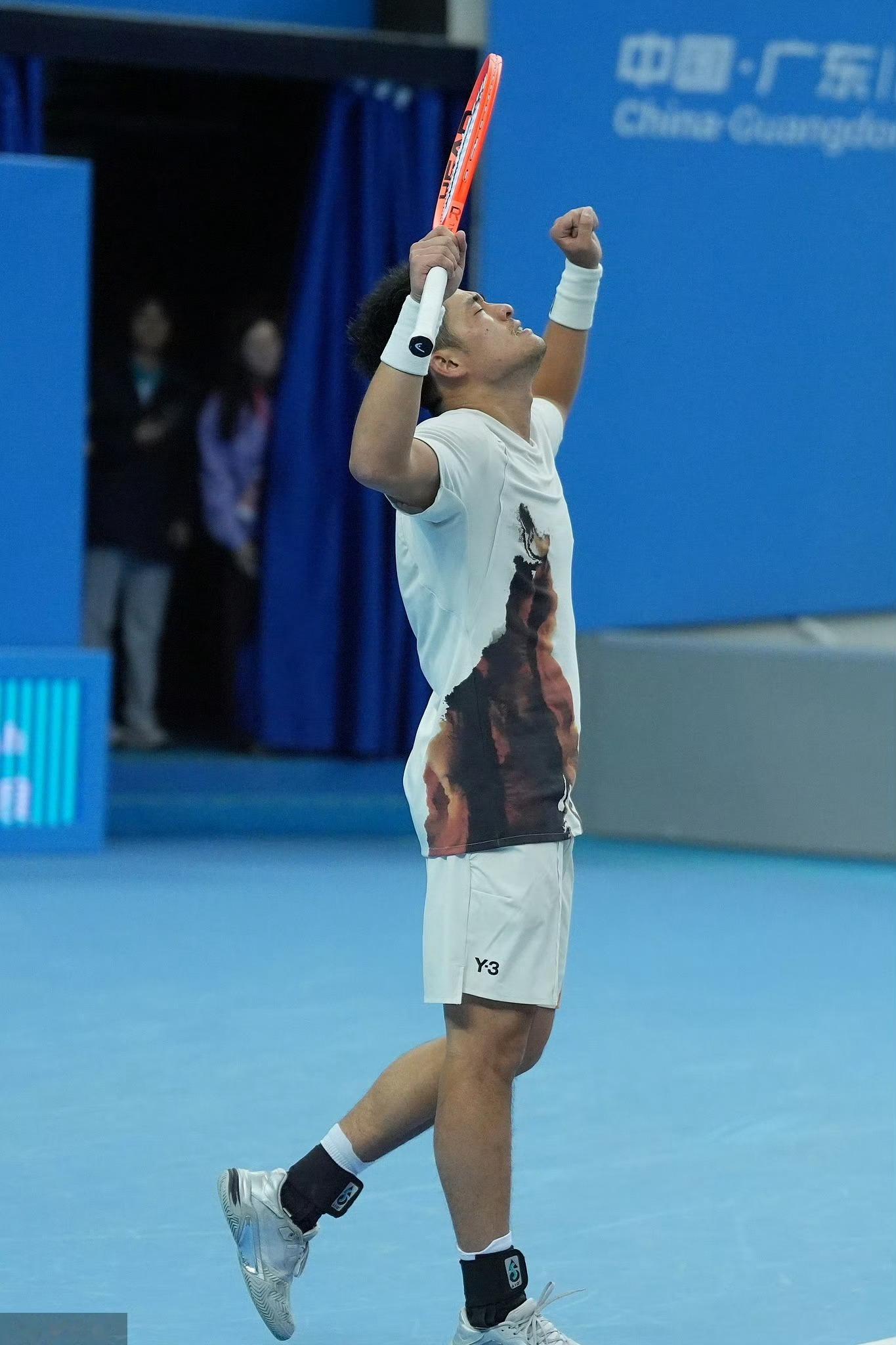 “敢想、敢说、敢做”的吴易昺为浙江队赢得队史首枚金牌🏅“昨天我在房间看队友们的