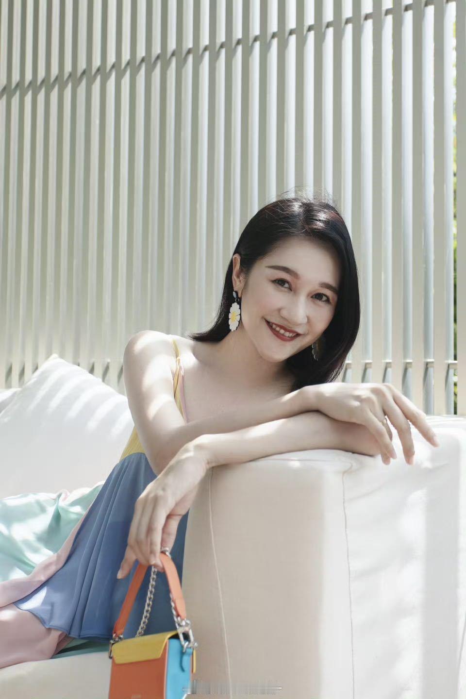 用过的集美们都说很抗打✨最近的护肤指南来啦～▪️小棕瓶🧴涂完之后脸摸起来嫩嫩滑