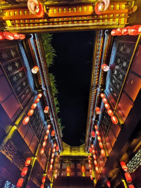 说四川话会让孩子输在起跑线上吗? 会的，毕竟当下大家更倾向于说普通话。在外地说四