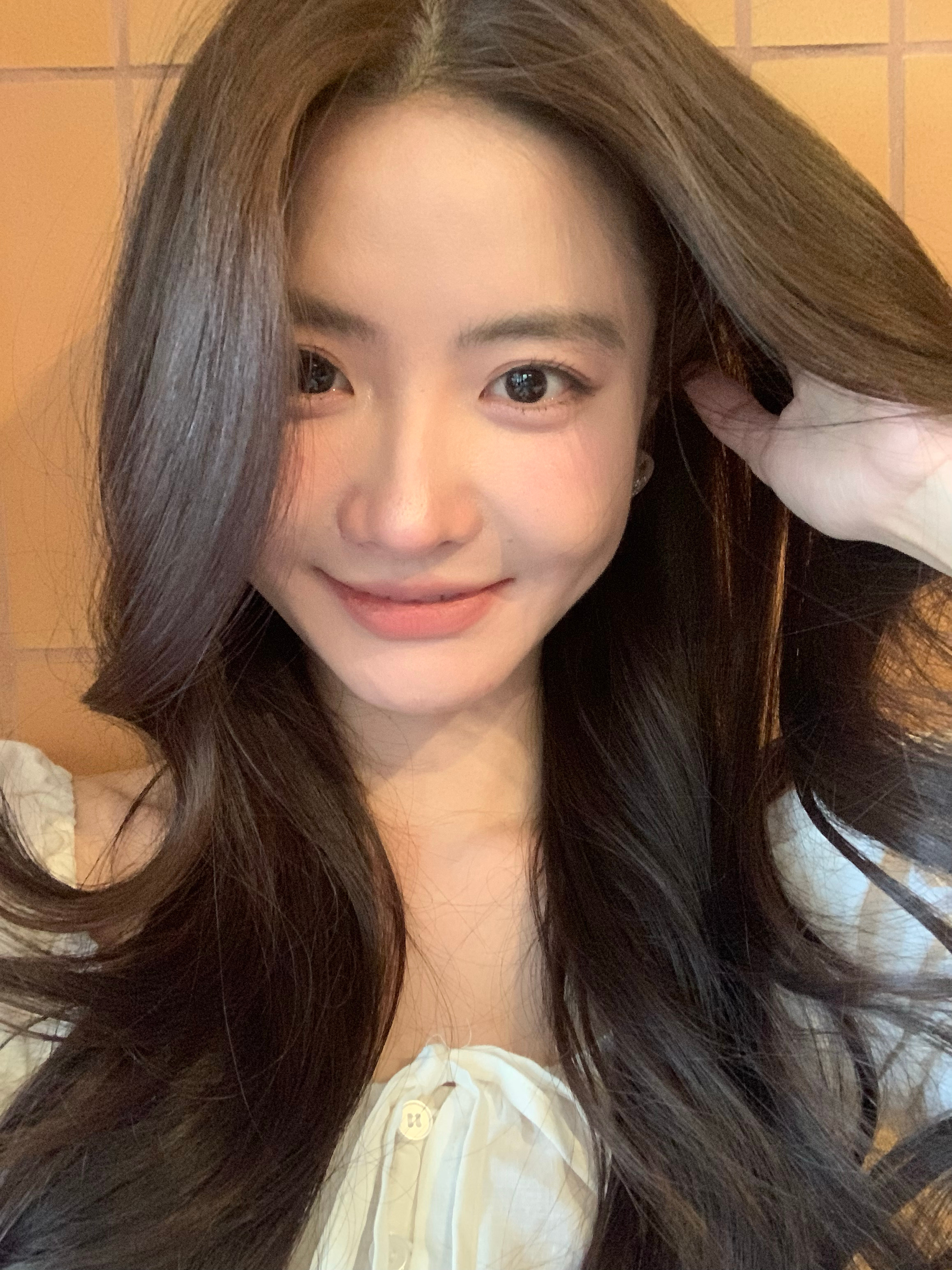 今天没贴睫毛 妆容也太太太好看了 ​​​