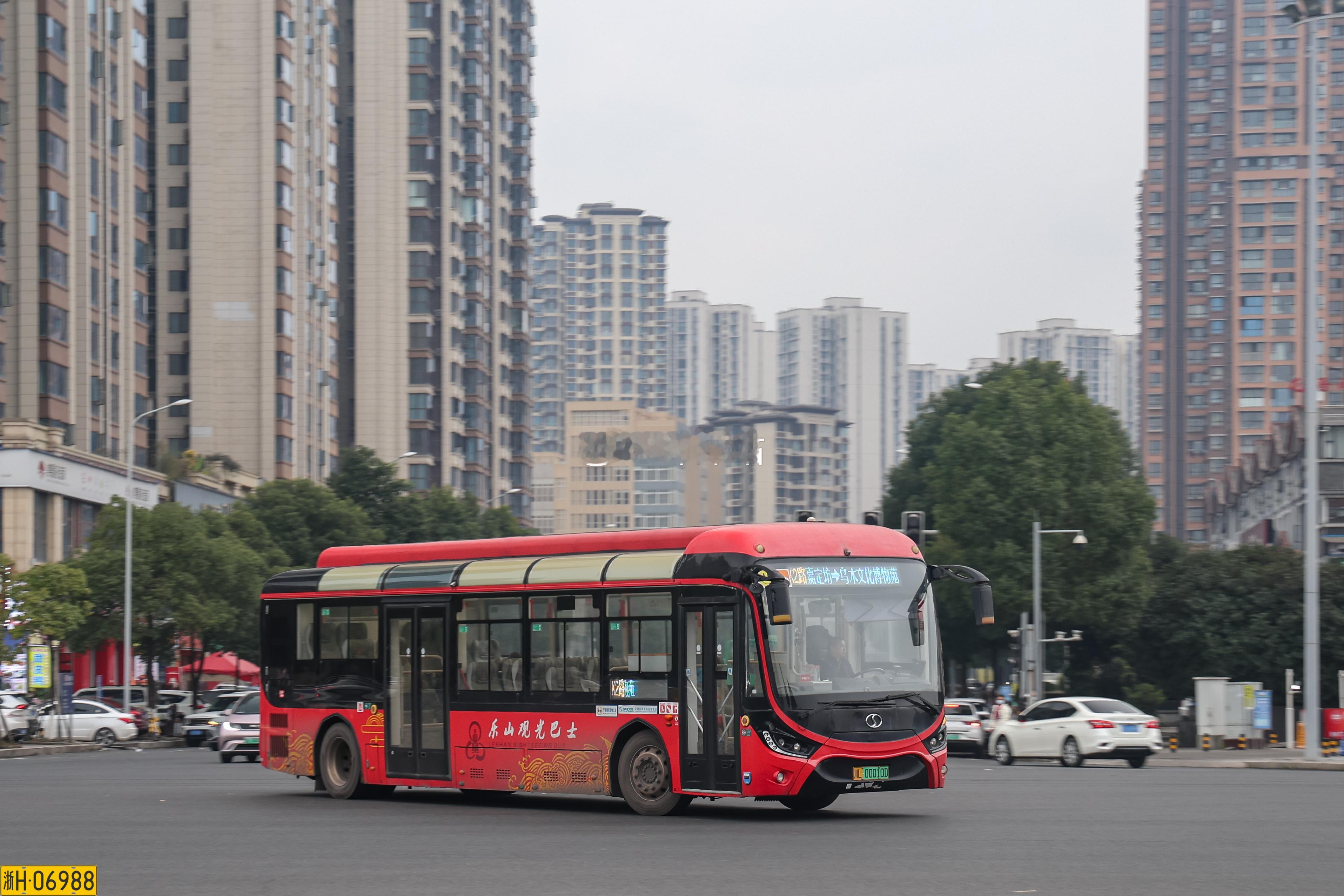 红红火火，马到功成