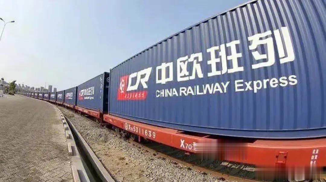 中欧班列马不停蹄，仅仅1-11月，货物运量已经达到了2022年的总量。开行161