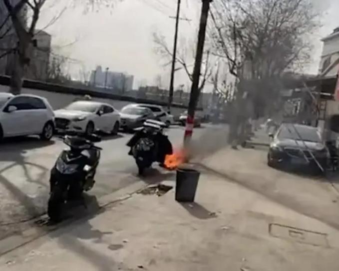 “人间太苦，下辈子不来了！”江苏街头，47岁的外卖员点燃身上的汽油，发出撕心裂肺