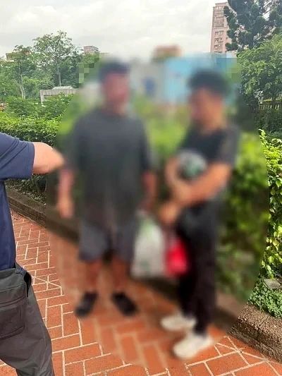 台媒发新图了（图2）。大陆籍栾姓、于姓男子驾橡皮艇从台新北市八里偷渡上岸，6天后