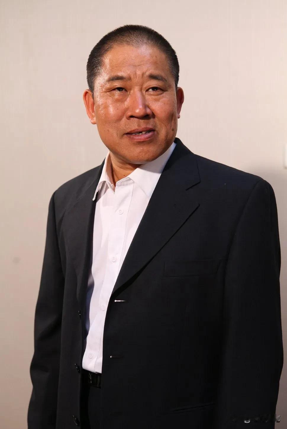 著名影视演员，金牌反派，一级演员，杜旭东说：我从小是学戏曲的，当然我不擅长唱，我