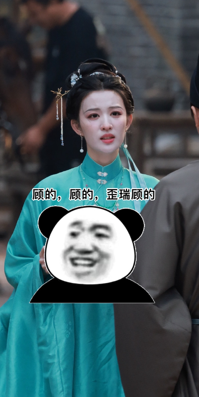 王楚然明月录湖绿色造型路透，王楚然湖绿色古装造型温婉明媚啊，这套真的有被美到！ 