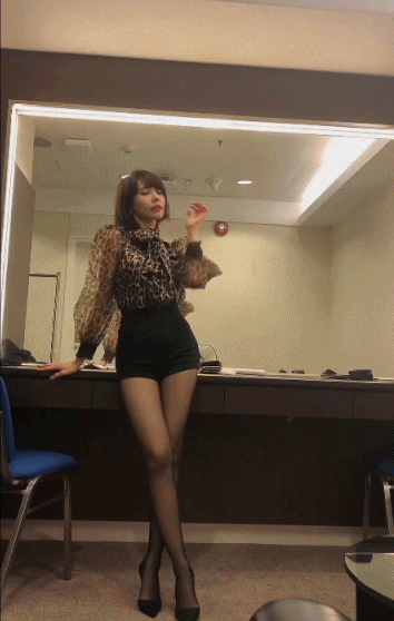 #你们觉得装卸工丢人吗#职业没有贵贱之分，只要是合法的收入就不丢人。