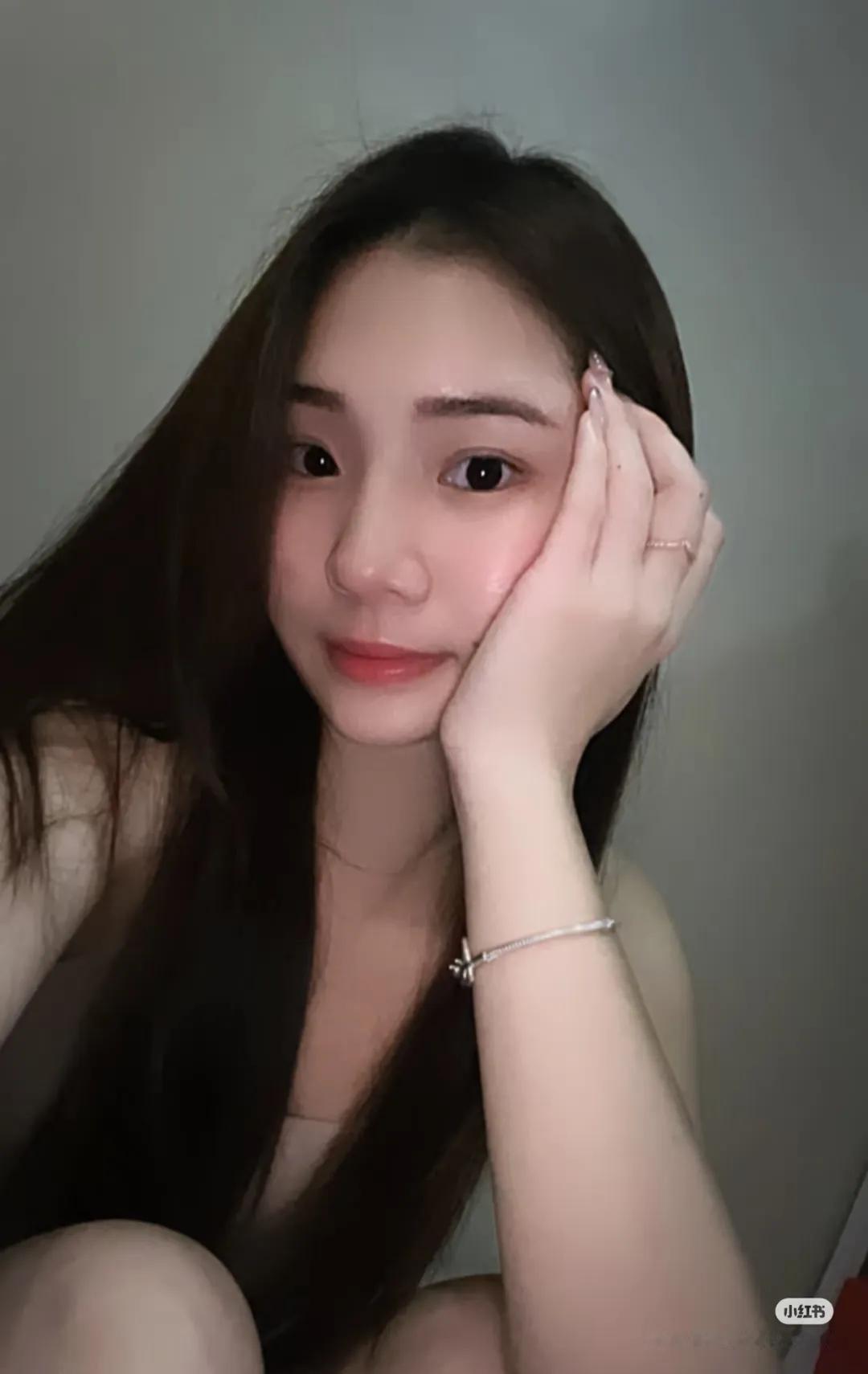 话说大马近几年就推出了许多样靓，身材正，气质也相当不错的新晋博主，而雅倪偲就是其