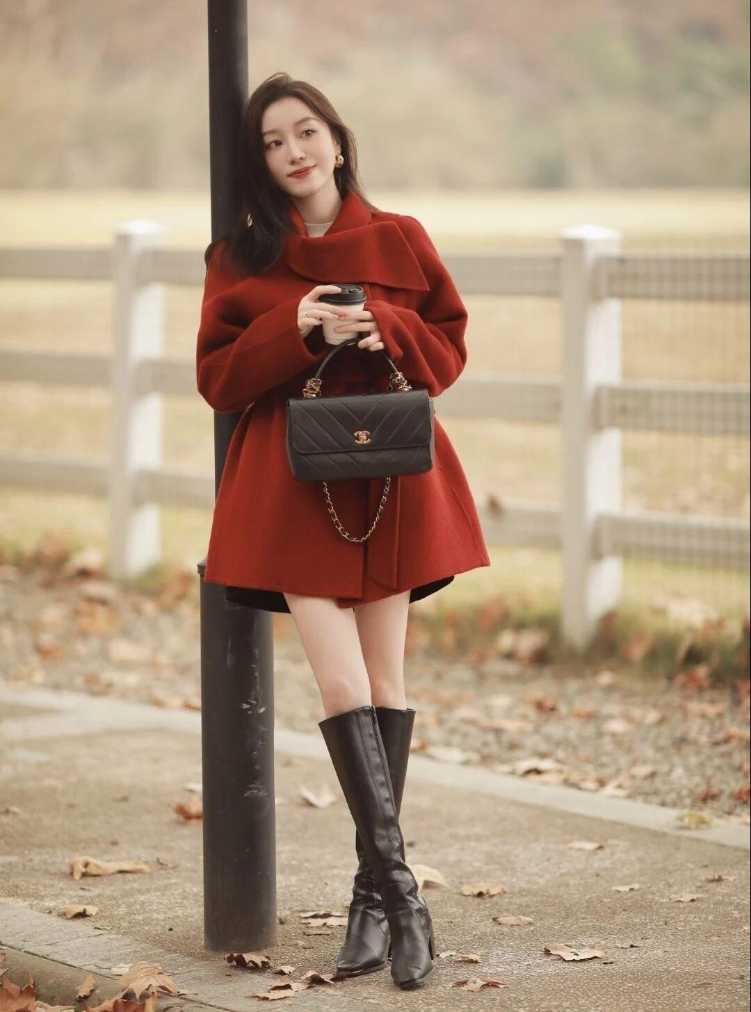 一个人在日常生活中在行动上经常做善良的事情，帮助弱者，力所能及的帮助自己周边的人