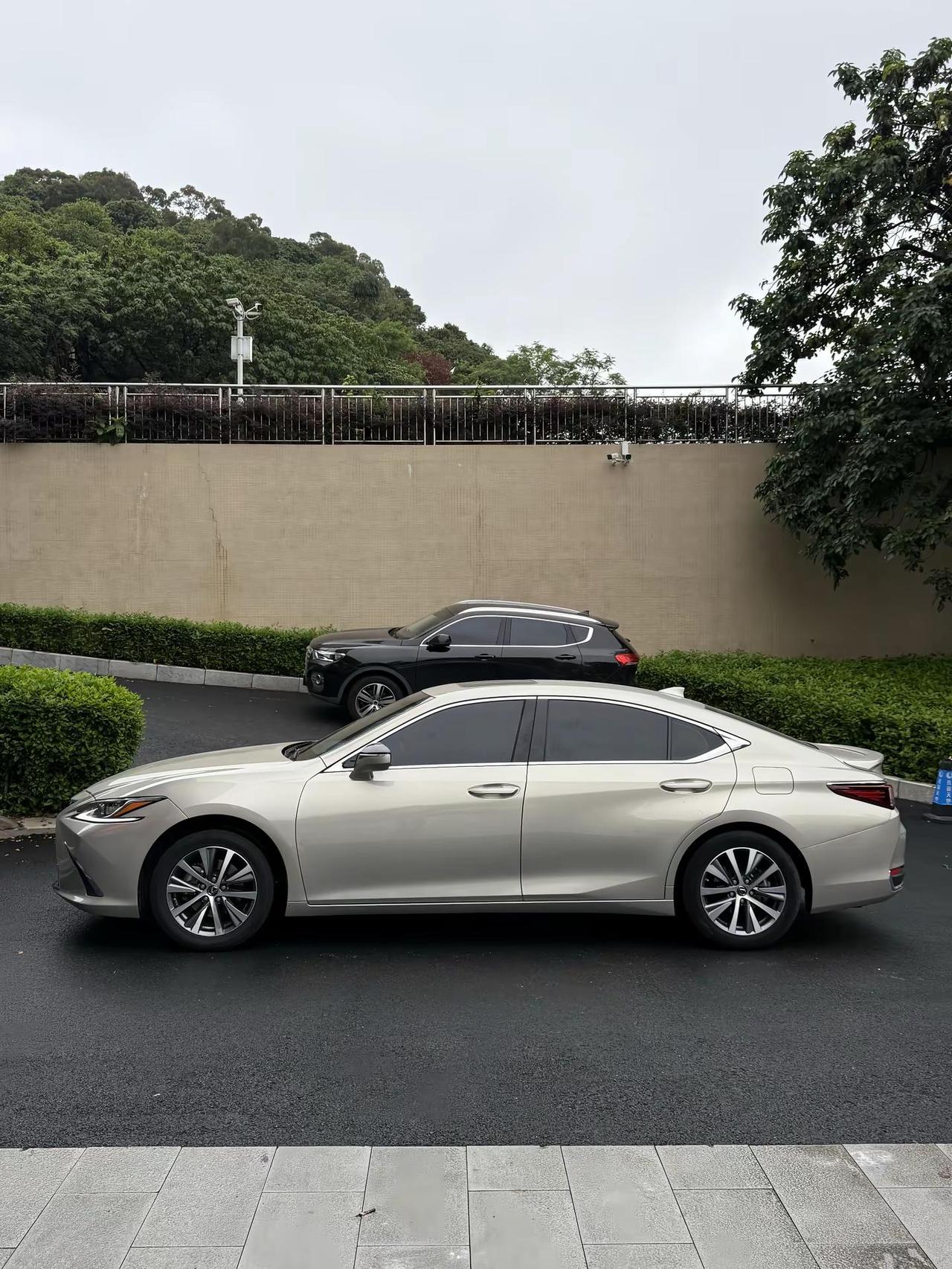 第90集。一台实表仅跑了5万km的ES， 这种老车真的没人考虑了吗雷克萨斯 凌志