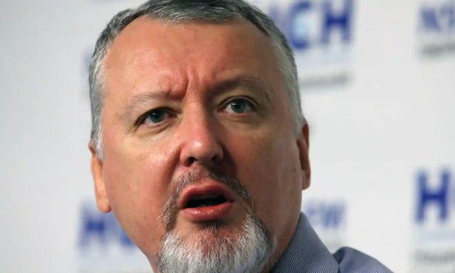 普京在接见众多军事记者时说，乌克兰军队在反攻中损失了160辆坦克和360多辆装甲