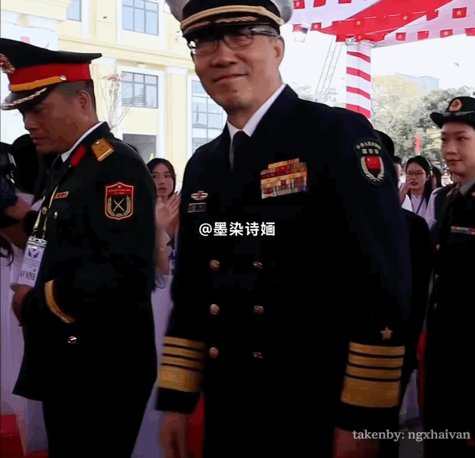董军[超话]  呜呜呜呜呜呜 快点营业[泪奔][泪奔][泪奔] 祝各位周末愉快 