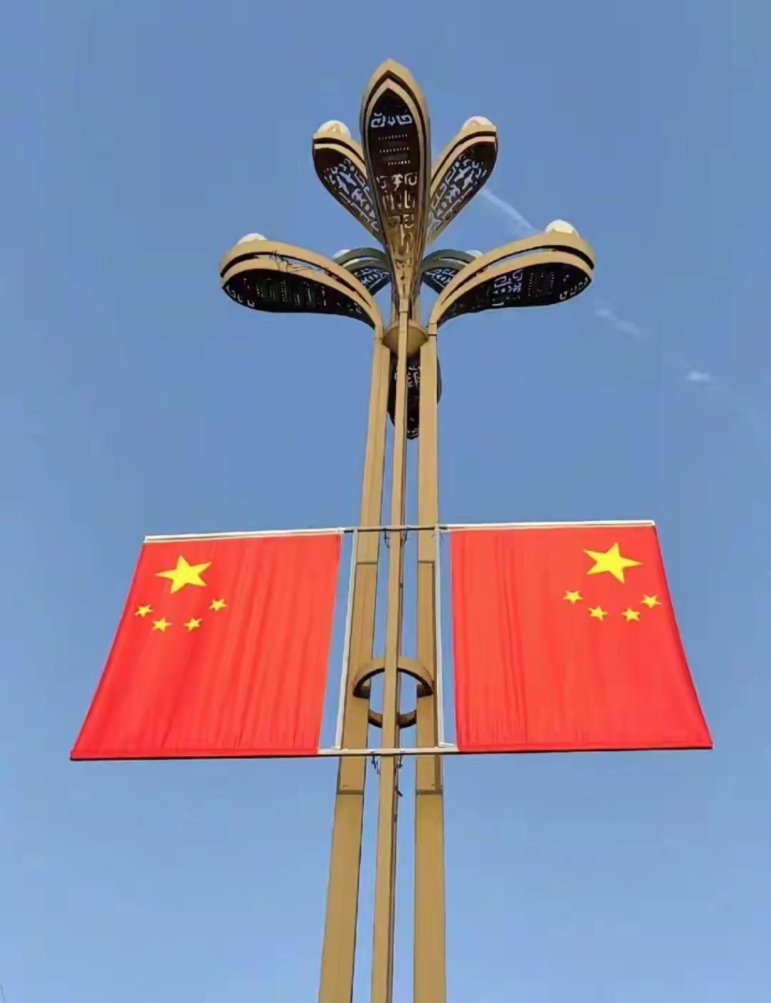 国庆至，月满又中秋，家国同庆！今天，我们为伟大祖国76岁华诞庆生！

稻浪在江北