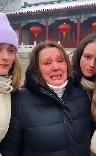 一位乌克兰母亲的一番话让无数人破防：“我的三个女儿都嫁中国人，不要彩礼，只希望她