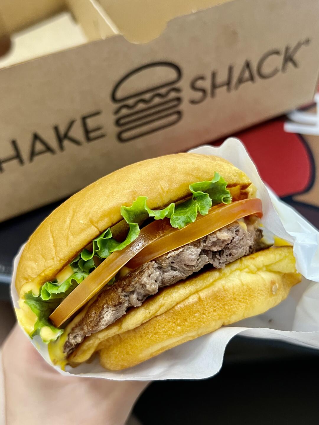 竟然和logo长得一模一样……🫢