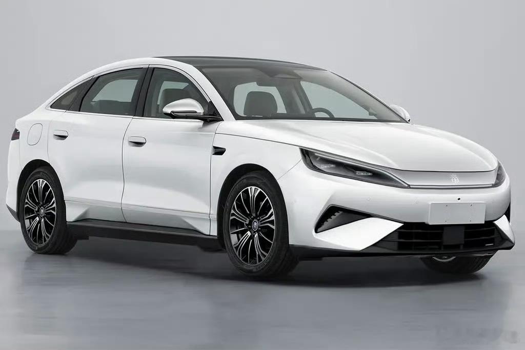 蘑菇聊车 比亚迪新车秦Max工信部定妆～我能不能叫它汉mini