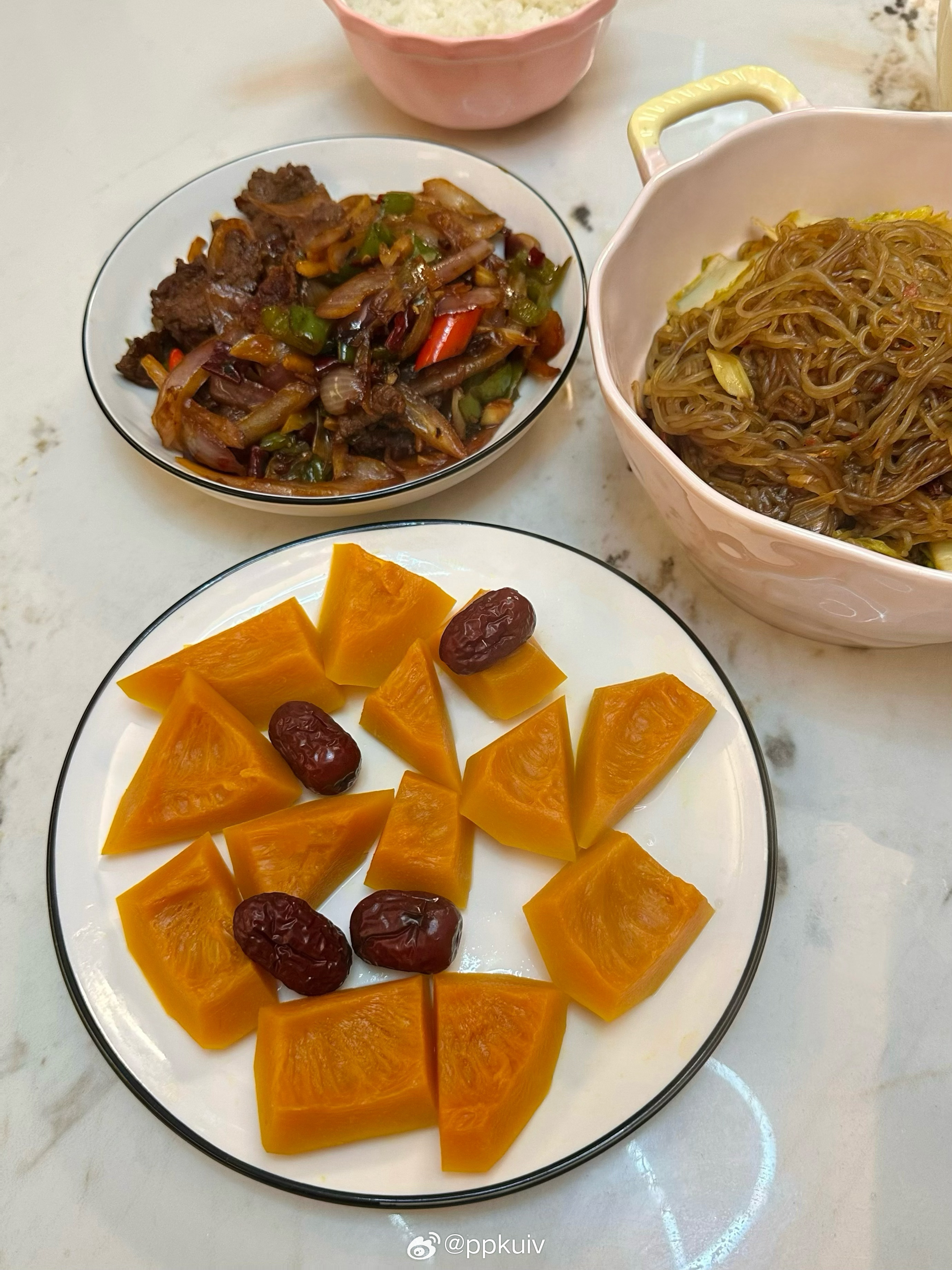 和好朋友住同一幢楼特别幸福啊！！大厨来的（就是煮夜宵的时候别叫我就更好了 其他时