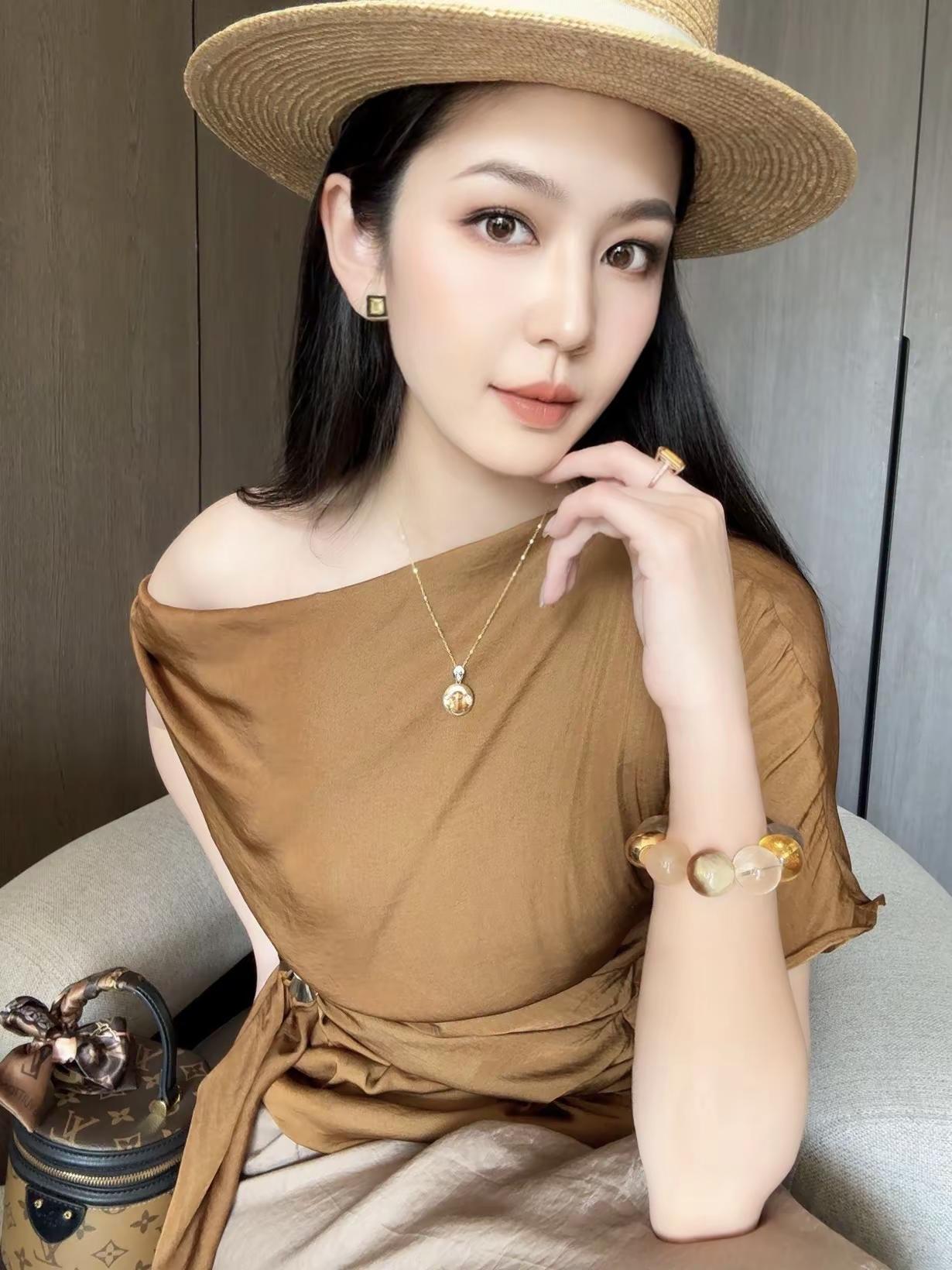 花蜜夭夭🍯春日里的罗马假日 兔毛水晶 水晶穿搭