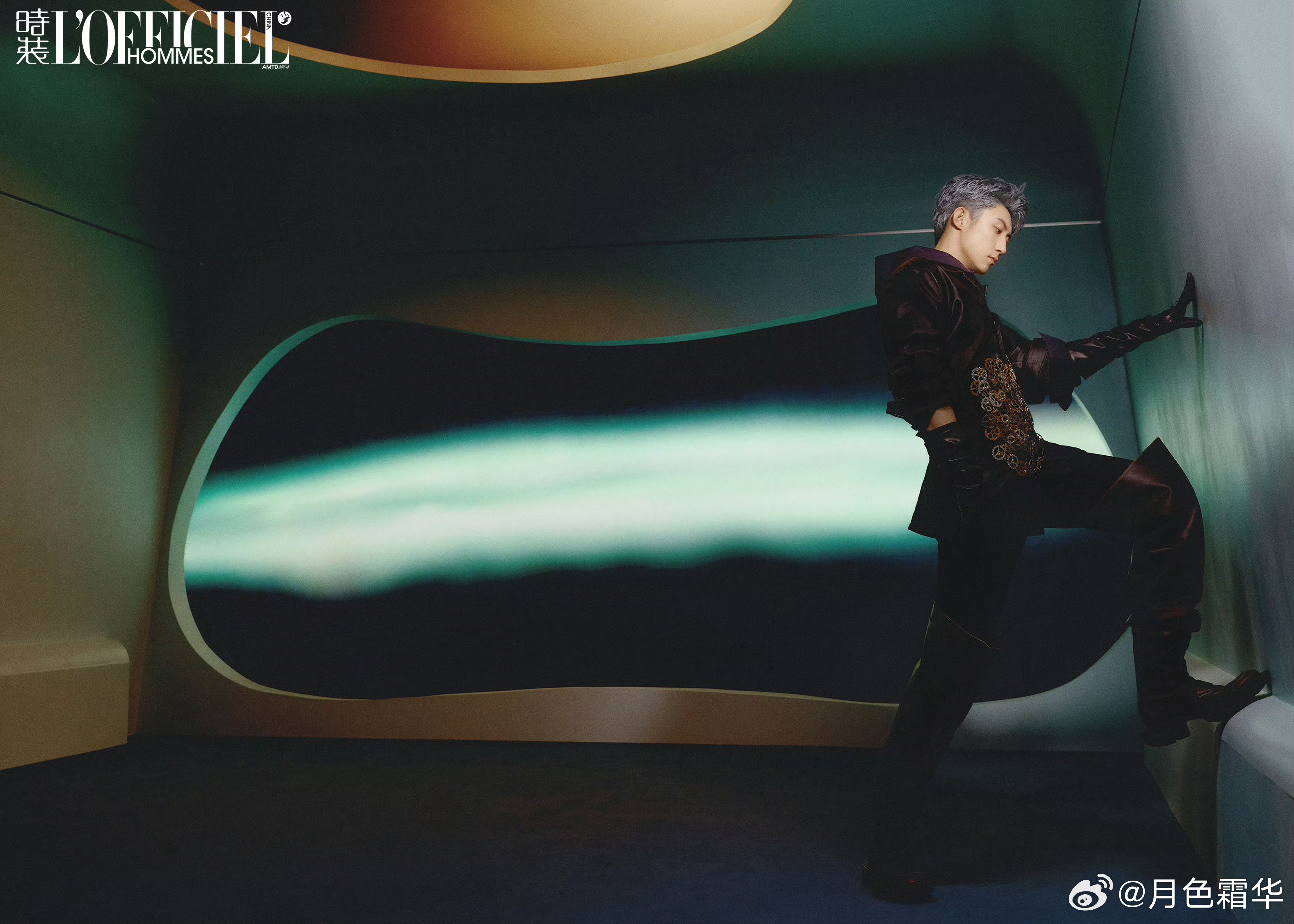 黄景瑜时装男士三月开季黄景瑜时装男士三月刊封面 太空歌剧感，有那种你作为一个人类