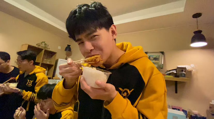 我笑晕了我为什么翻到这些照片了啊啊啊啊 