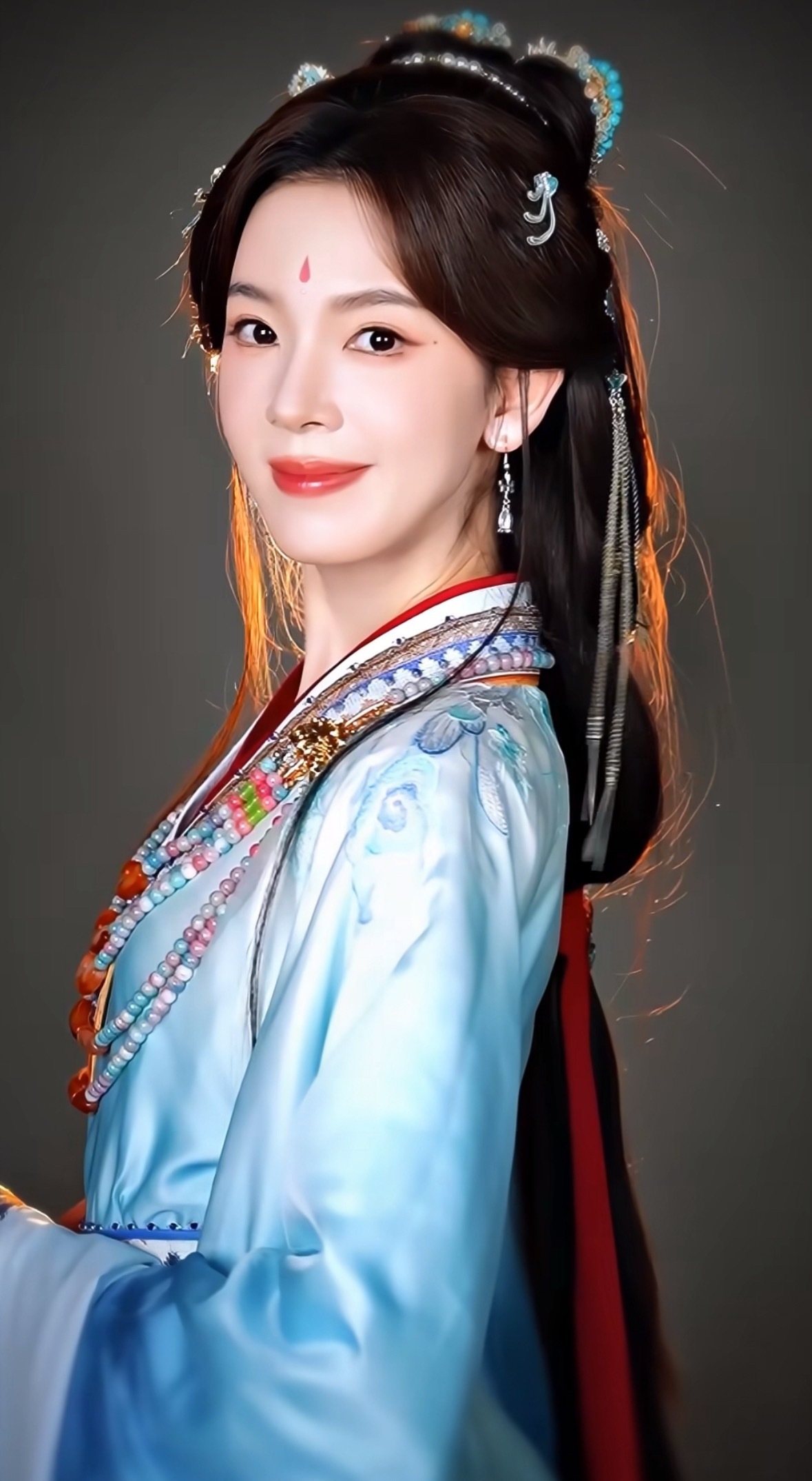 陈瑶战国袍造型陈瑶新剧《被剧透的世界》开机～战国袍造型好美好适配