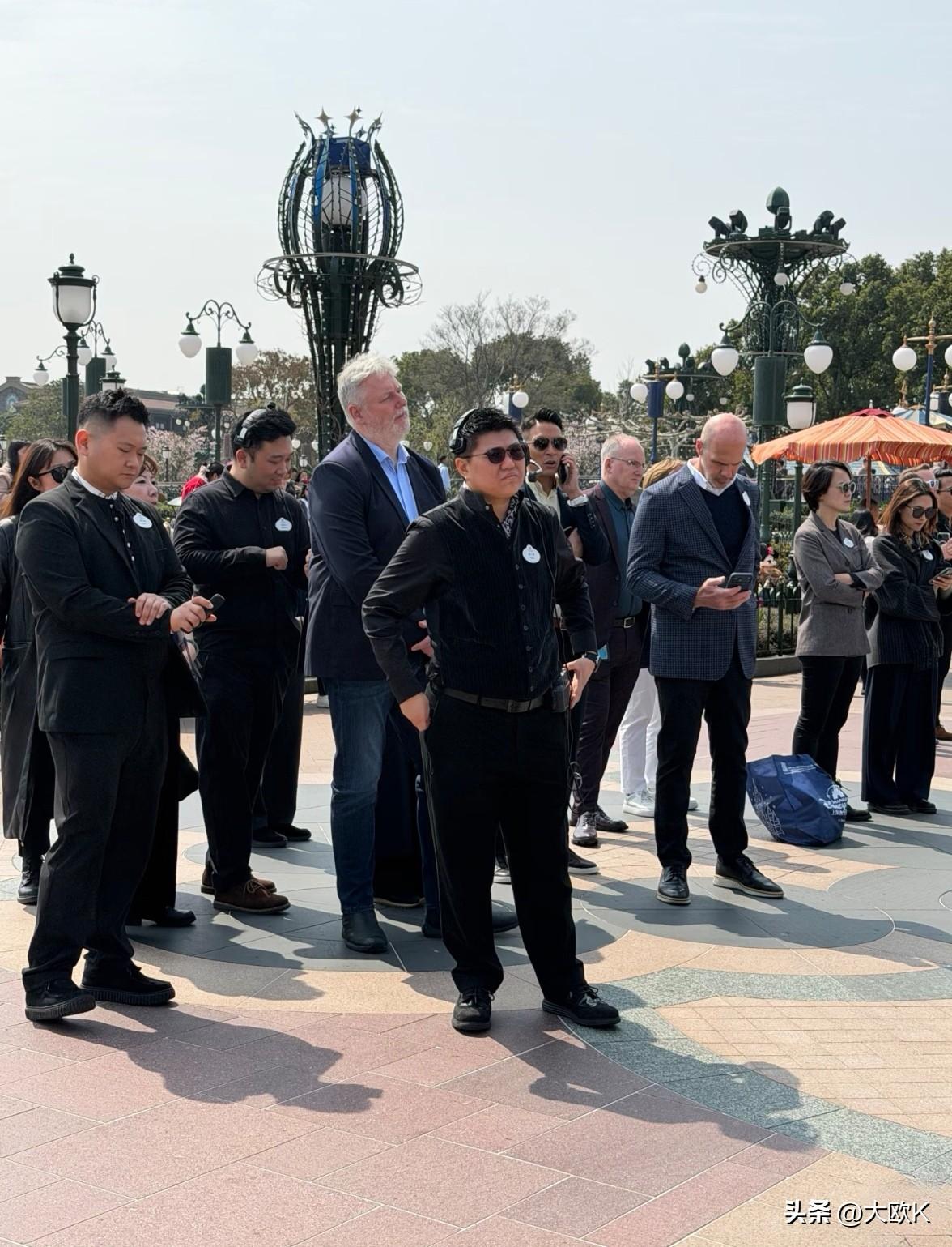 听说了吗？迪士尼十周年办砸了。
所以职场不要害怕闯祸，
迪士尼十周年的三场演出全