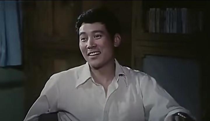 徐敏在电影《经理室的空座位》（1984年）中饰演赵庆和

影片聚焦改革开放初期商