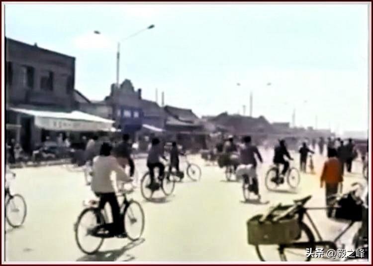 呼市话“活气术”你知道普通话怎么说吗？
呼和浩特老街巷 
呼和浩特旧城街景旧照片