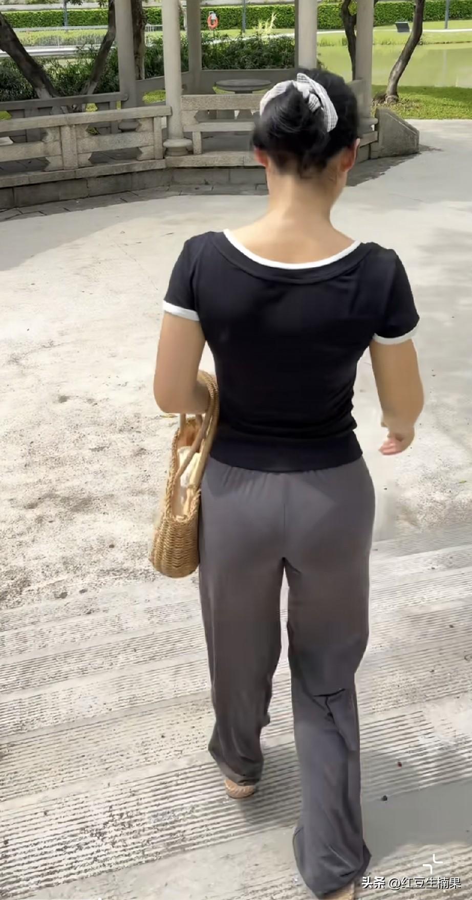 这样身材的美女，颜值已经不重要了，完全可以忽略不计，有没有和我一样的审美观。
我