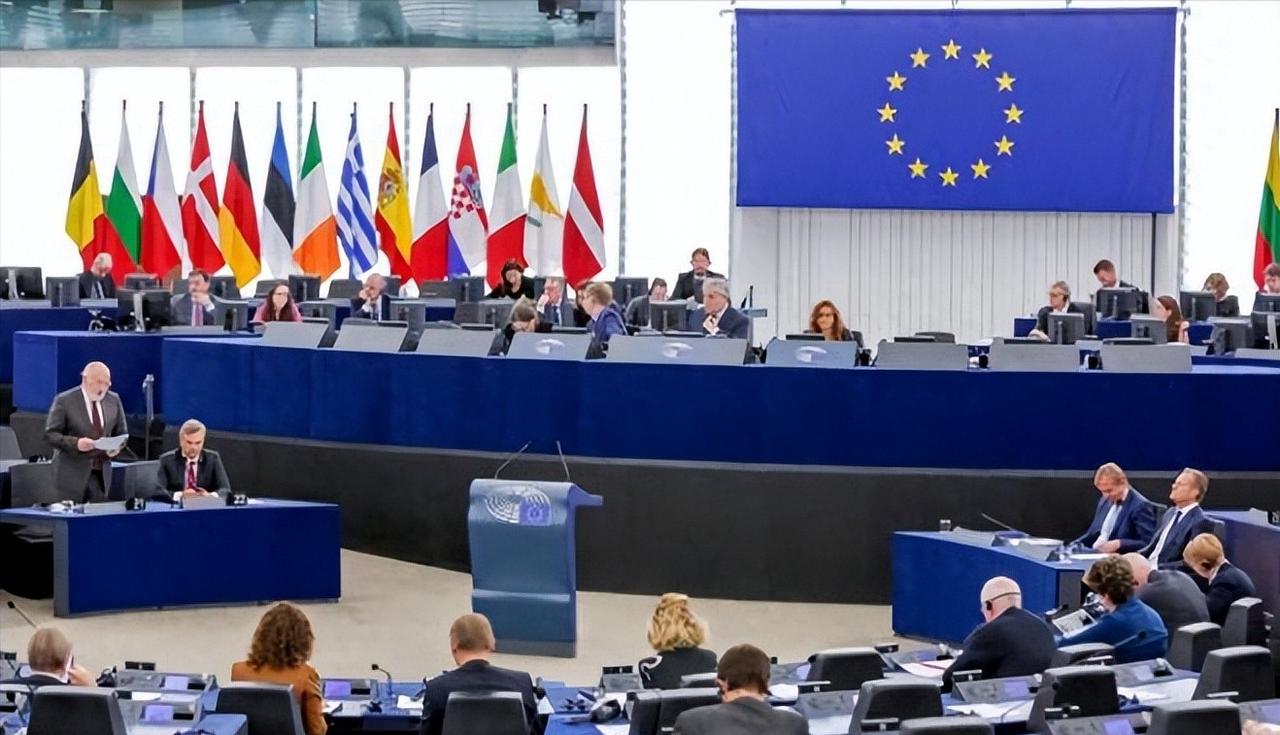 俄罗斯发出紧急警告！战争一旦爆发，中国将遭美西方全方位围攻！但比炮火更致命的，是