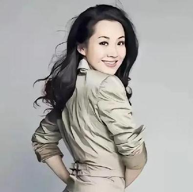 当年姜文执导的电影《邪不压正》一经上映，片中彭于晏给许晴打针的经典片段立刻刷屏全