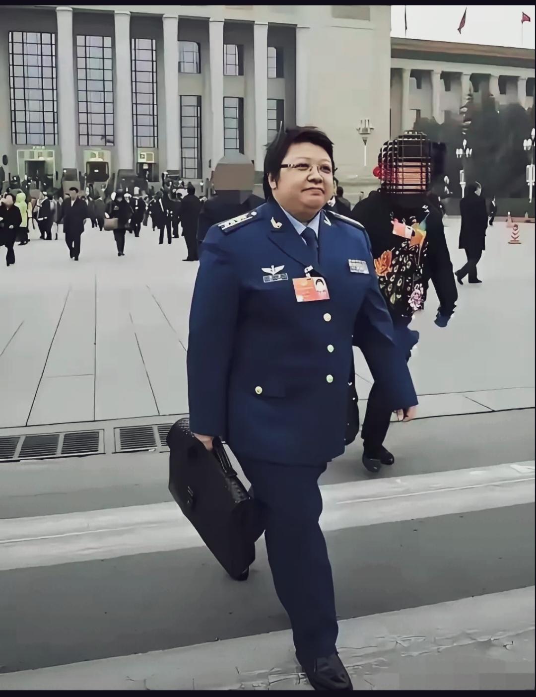 一身正气的韩红气质这一块拿捏特别到位！