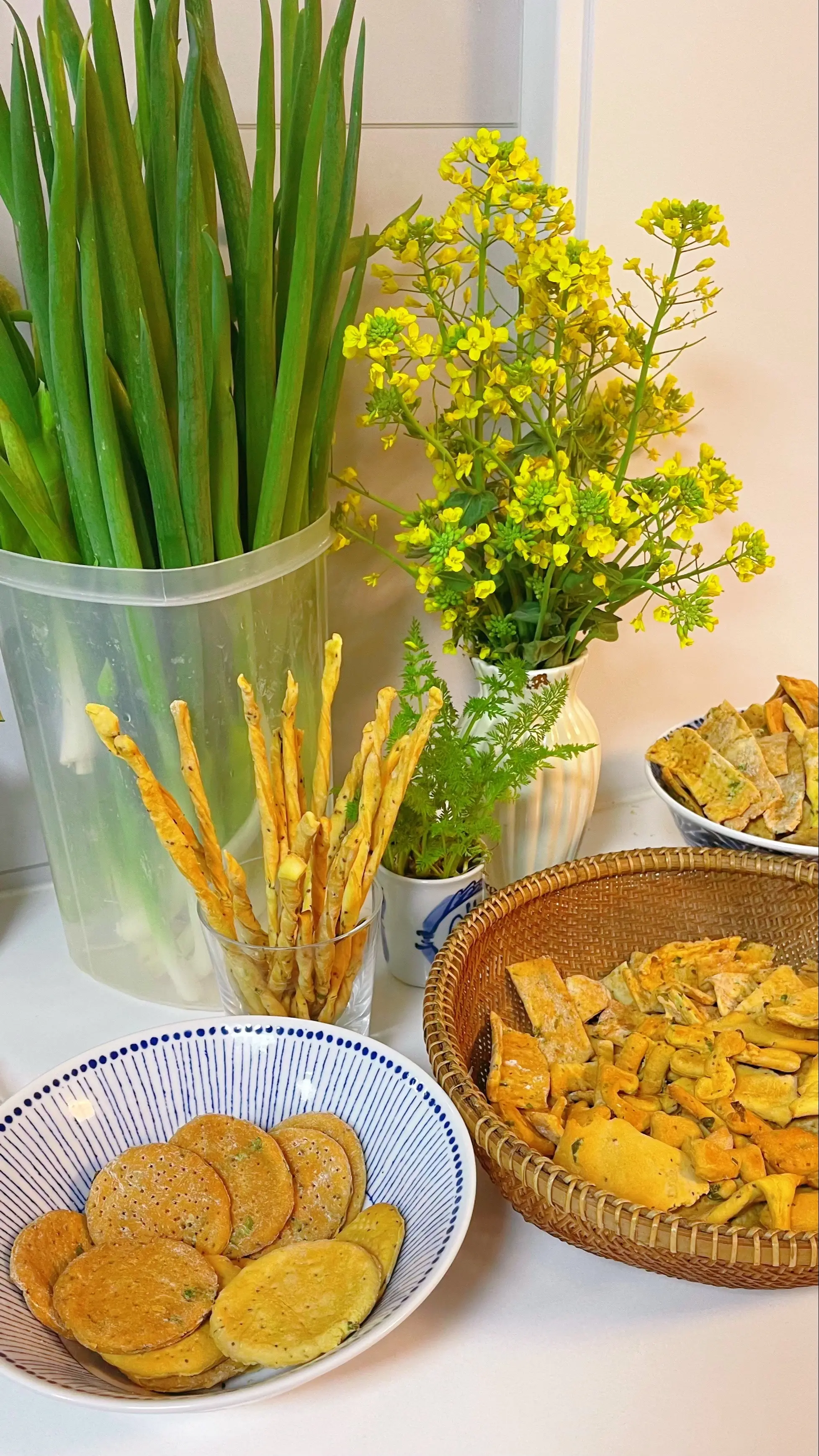 熊孩子用了两小时葱香饼干终于做好了……我觉得我刷锅打扫卫生也要俩小时...