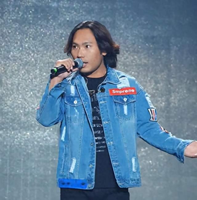 李克勤迟到2小时，观众被拉上台连唱20首？