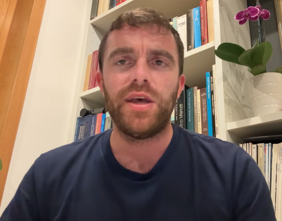 🗣️罗马诺：“皇马确实和罗德里的经纪人进行过沟通，但想要完成转会，最关键的是两