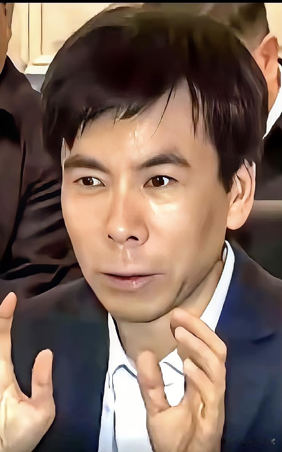 赛格这回，是真把天捅了个窟窿。
不，是上头来人，要把它过去五年的底裤都给扒了。