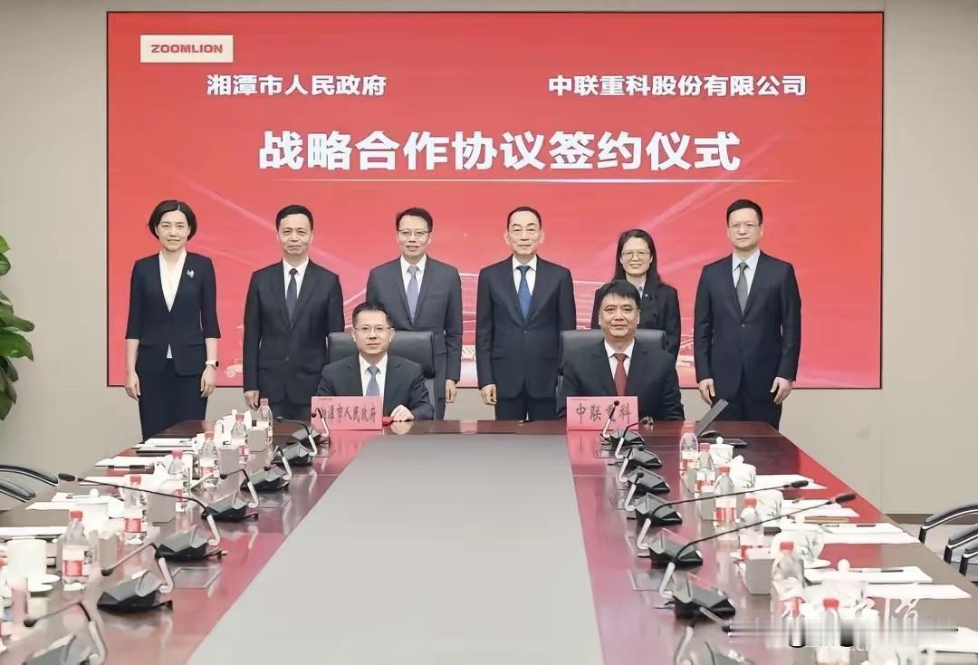 湘潭比株洲更接近长沙，以前被长沙虹吸，而现在随着长沙的快速发展，土地供应也面临发